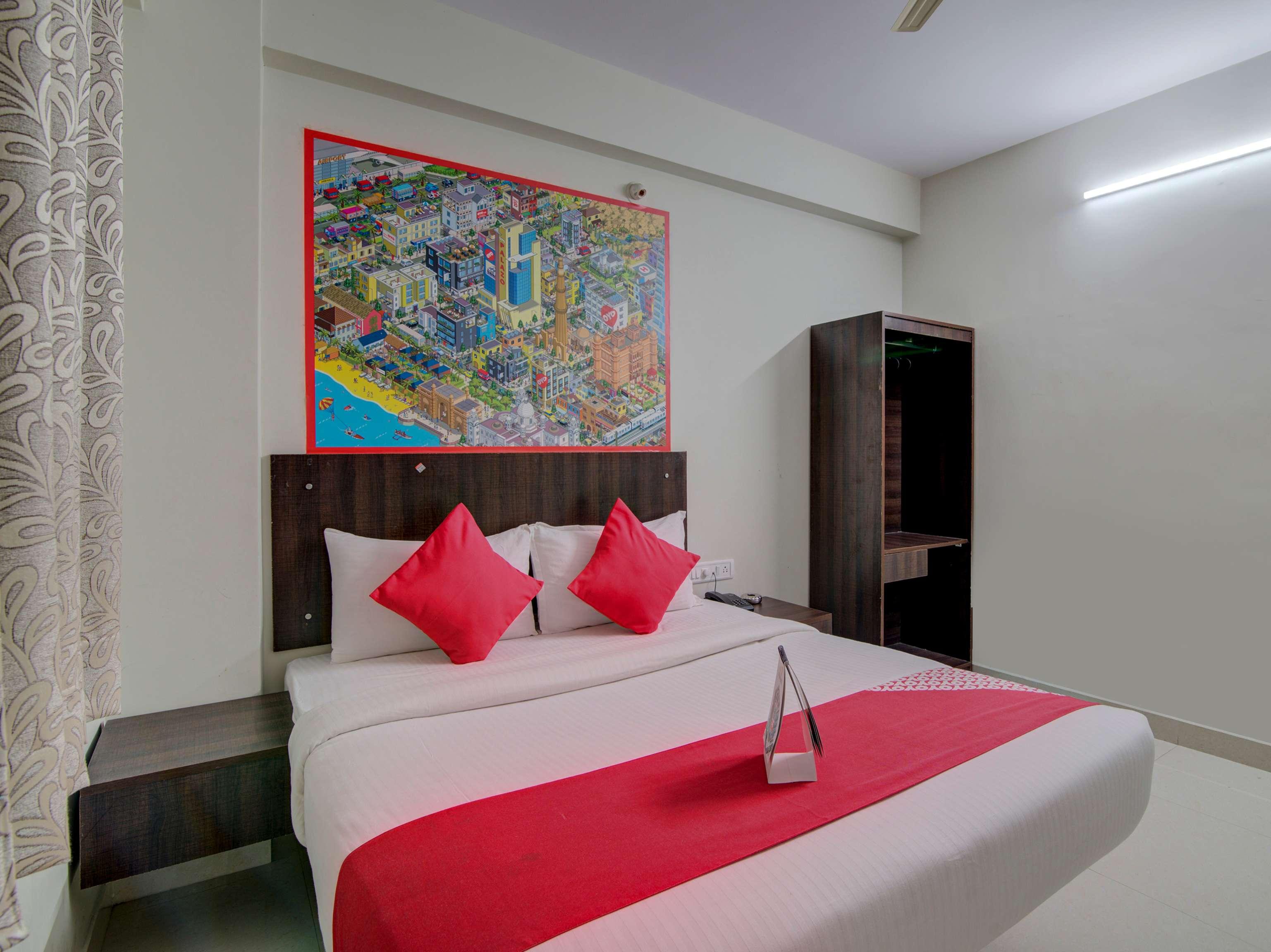 Hotel O Varcity Plaza Бангалор Екстериор снимка