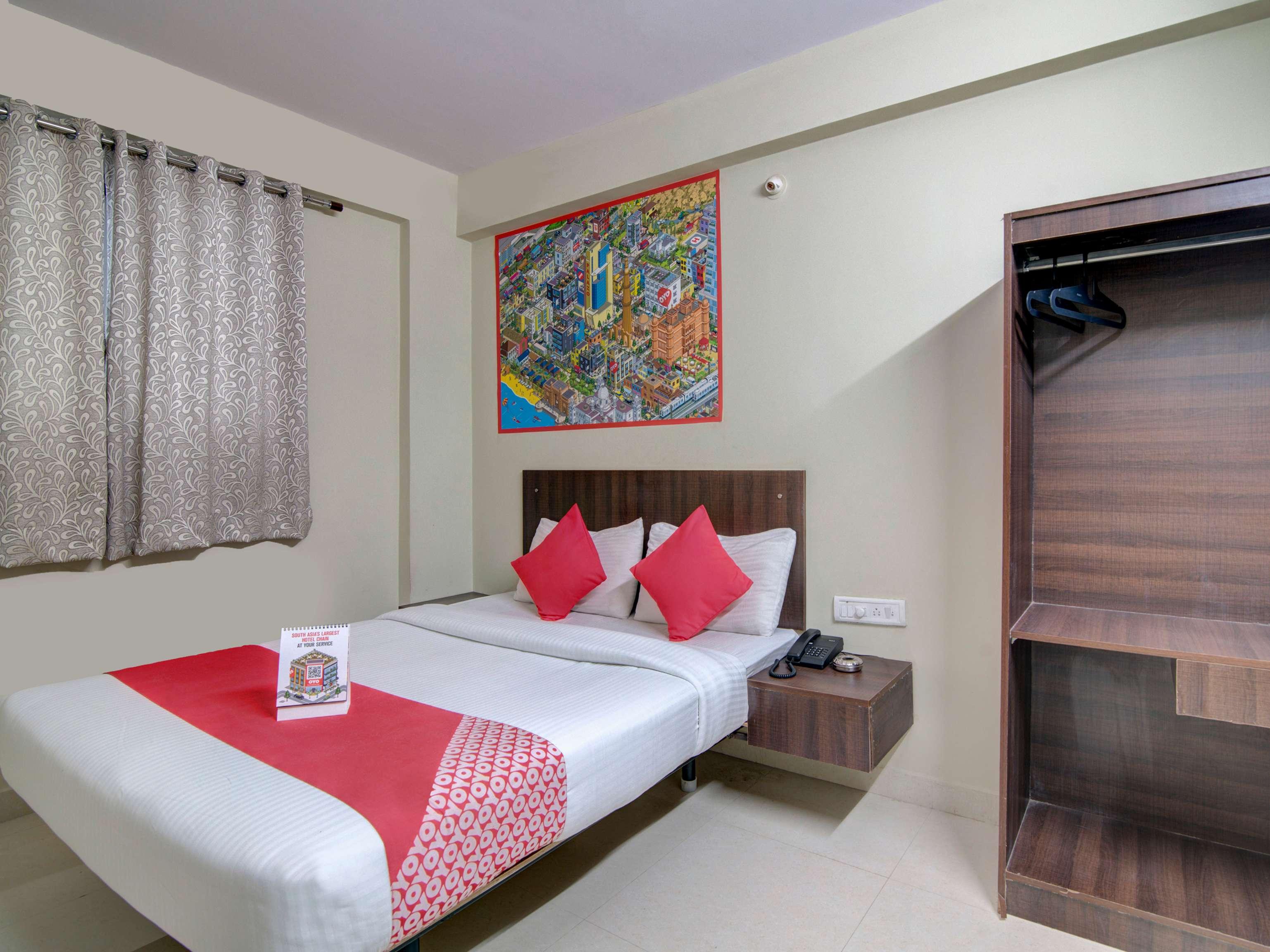 Hotel O Varcity Plaza Бангалор Екстериор снимка