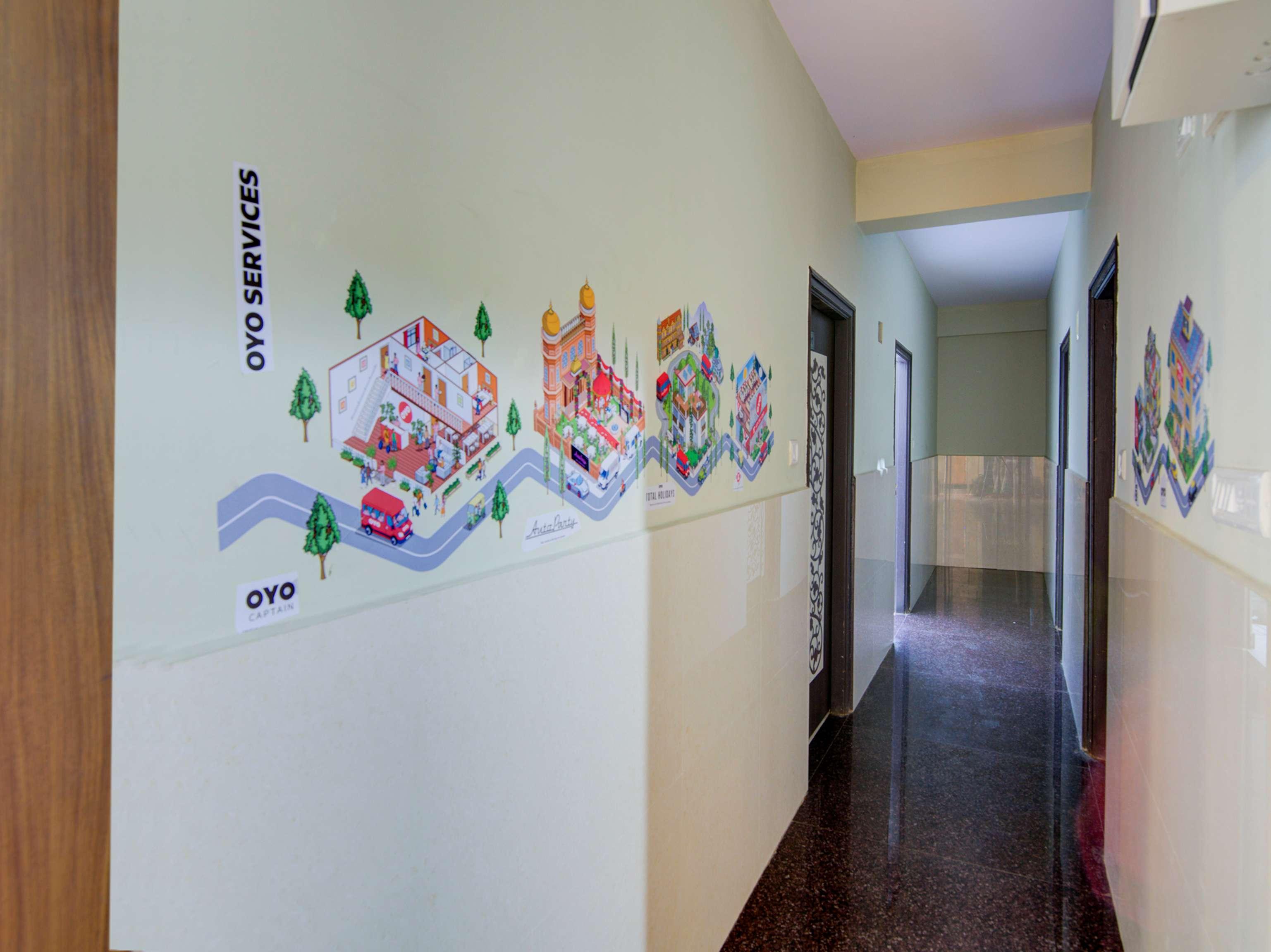 Hotel O Varcity Plaza Бангалор Екстериор снимка
