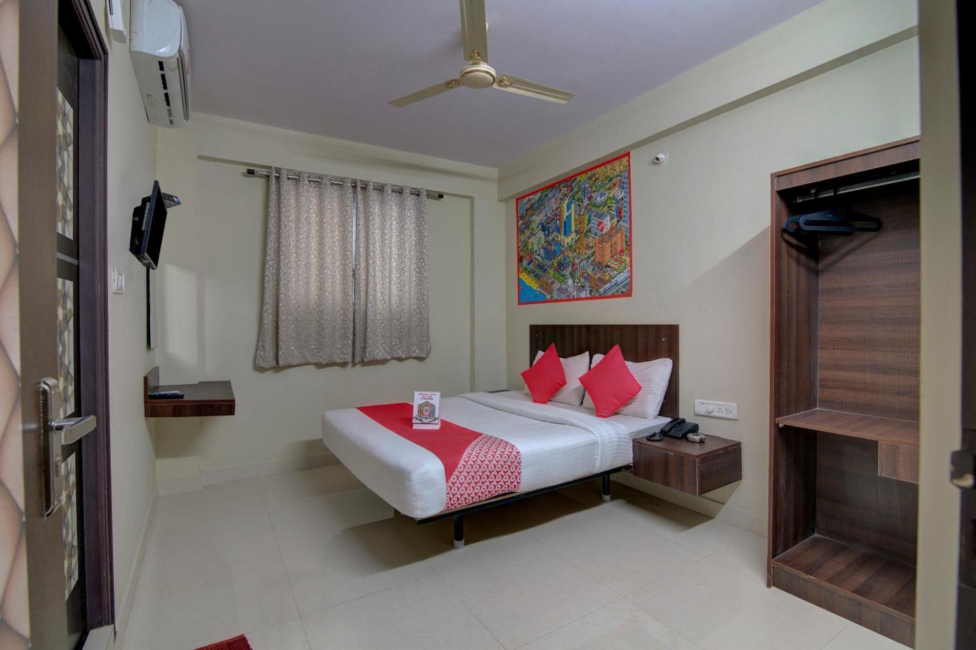 Hotel O Varcity Plaza Бангалор Екстериор снимка