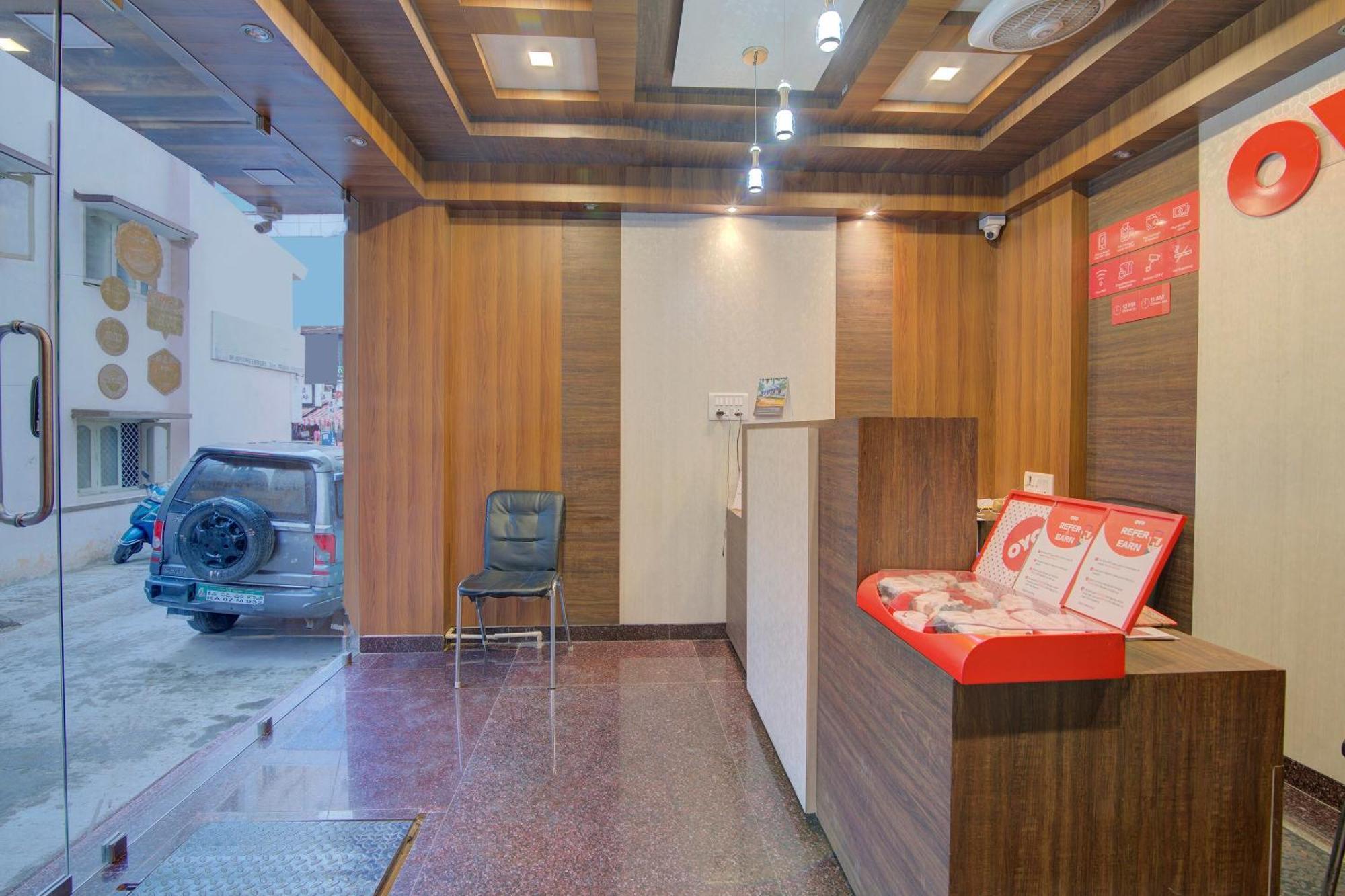 Hotel O Varcity Plaza Бангалор Екстериор снимка